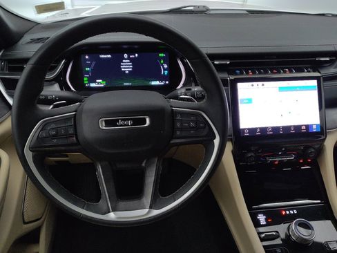 Used 2022 Jeep Grand Cherokee Limited 4xe image 22