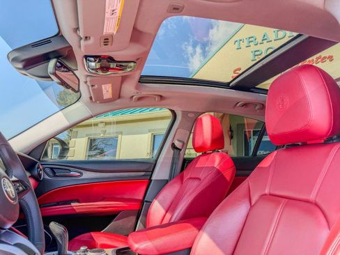 Used 2021 Alfa Romeo Stelvio Ti w/ Nero Edizione image 12