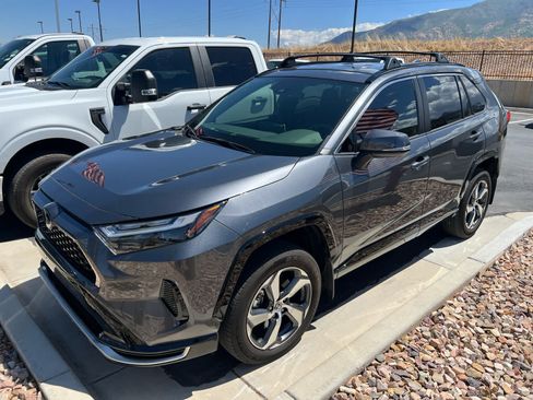 Used 2025 Toyota RAV4 SE AWD/4WD image 1