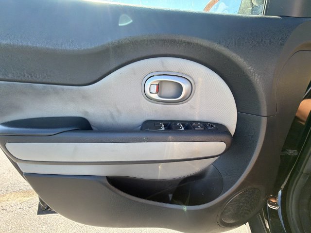 Used 2017 Kia Soul FWD image 33