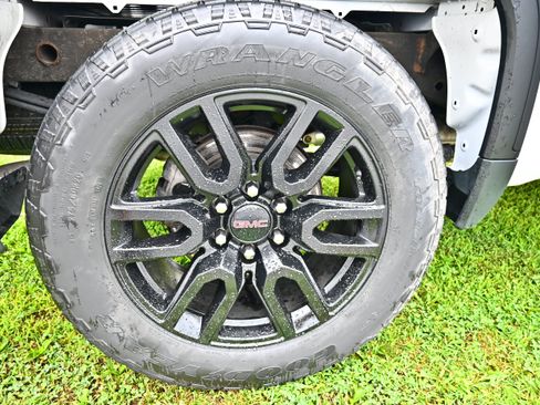 Used 2023 GMC Sierra 1500 Elevation AWD/4WD image 8