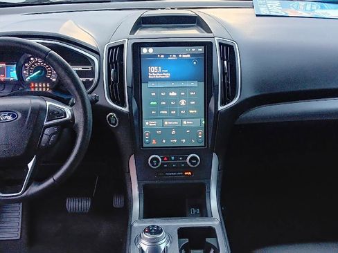Used 2021 Ford Edge SEL w/ Convenience Package image 4