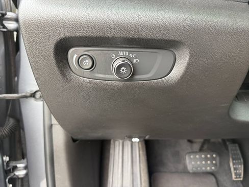 Used 2019 Chevrolet Traverse LS FWD image 24
