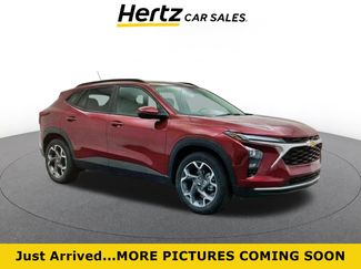 Used 2025 Chevrolet Trax LT w/ LT Convenience Package FWD video 1