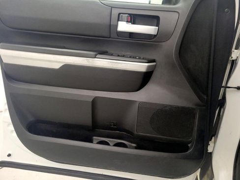 Used 2017 Toyota Tundra SR5 image 7