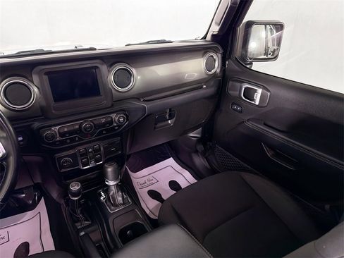 Used 2021 Jeep Wrangler Unlimited Sahara image 22