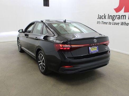 New 2026 Volkswagen Jetta SE image 3