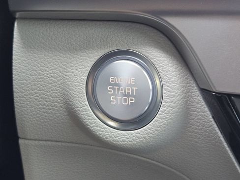 Used 2025 Kia Telluride S FWD image 16