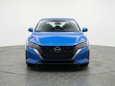 Used 2025 Nissan Sentra SV FWD image 2