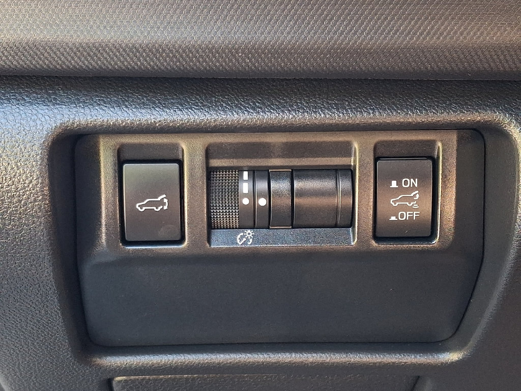 Used 2025 Subaru Forester Limited AWD/4WD image 27