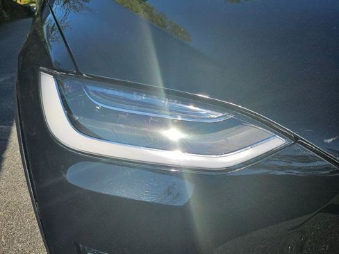 Used 2023 Tesla Model X image 23