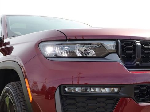 New 2026 Jeep Grand Cherokee Limited AWD/4WD image 4