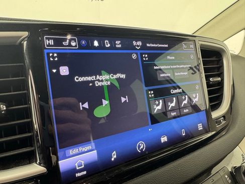 Used 2023 Chrysler Pacifica Touring-L image 16