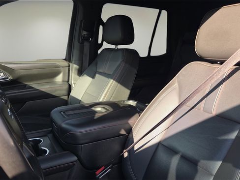 Used 2022 Chevrolet Tahoe RST w/ Luxury Package image 29