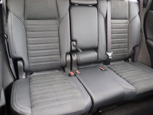 New 2025 Mitsubishi Outlander SE image 8