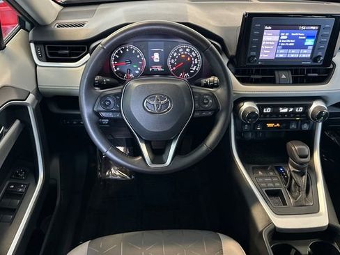 Certified 2021 Toyota RAV4 XLE w/ Convenience Package AWD/4WD image 18