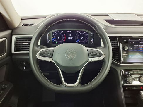 Used 2022 Volkswagen Atlas SE FWD image 16