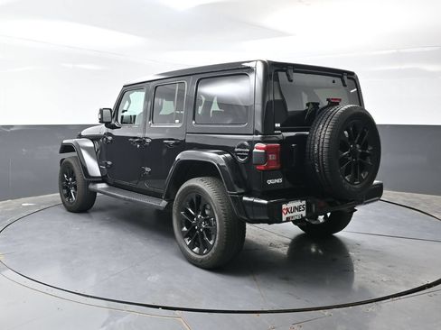 Used 2023 Jeep Wrangler Unlimited Sahara AWD/4WD image 12