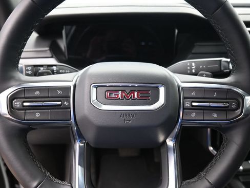 Used 2026 GMC Acadia Elevation w/ Elevation Premium Package AWD/4WD image 17
