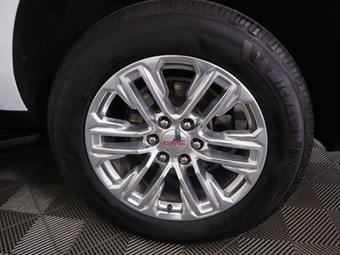 Used 2023 GMC Yukon XL SLT w/ SLT Luxury Package image 33