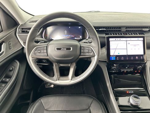 Used 2023 Jeep Grand Cherokee Limited w/ Black Appearance Package image 22