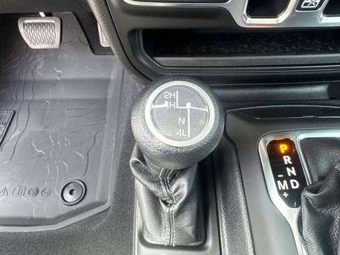 New 2025 Jeep Gladiator Sport image 25