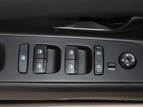 New 2025 Hyundai Elantra SEL image 25