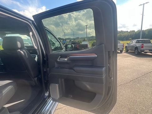 Used 2024 GMC Sierra 1500 Denali w/ Technology Package AWD/4WD image 13
