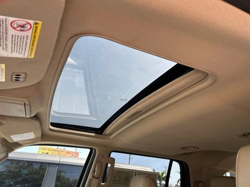 Used 2017 Ford Expedition EL Limited w/ Equipment Group 301A AWD/4WD image 20