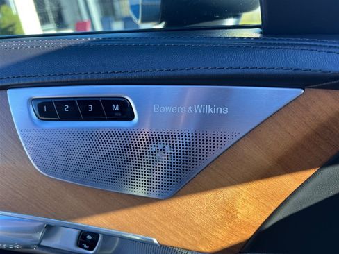 Used 2016 Volvo XC90 T6 Inscription w/ Vision Package image 17