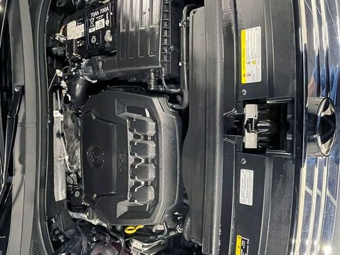 Used 2024 Volkswagen Tiguan Wolfsburg Edition AWD/4WD image 40