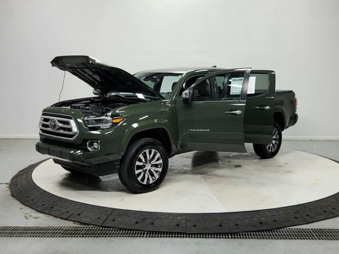 Used 2021 Toyota Tacoma Limited AWD/4WD image 12
