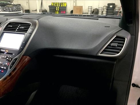 Used 2020 Lincoln Nautilus Reserve image 15