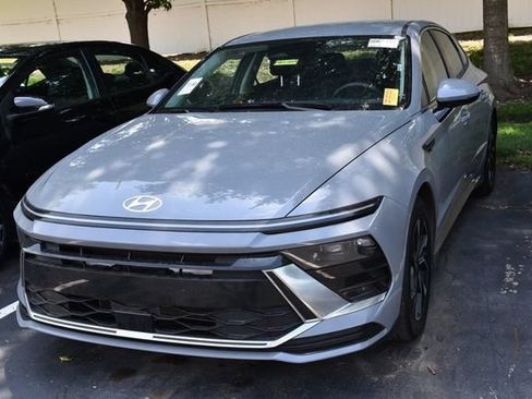 Used 2025 Hyundai Sonata SEL FWD image 4
