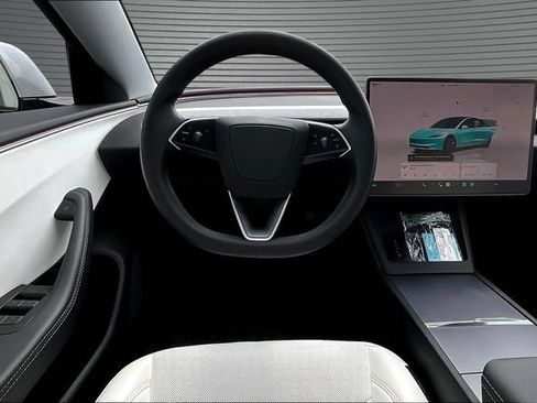 Used 2025 Tesla Model 3 Long Range AWD/4WD image 8