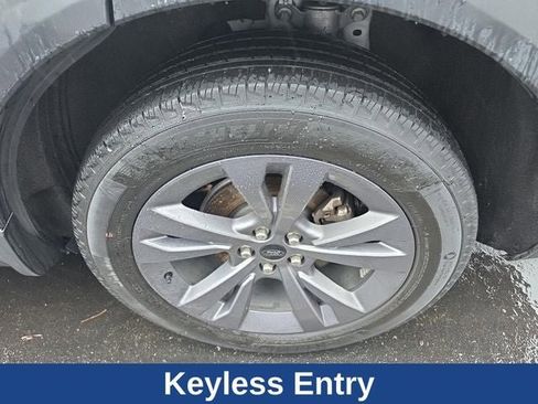 Used 2022 Ford Explorer XLT w/ Equipment Group 202A image 19