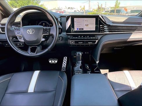 Used 2025 Toyota Camry SE FWD image 31