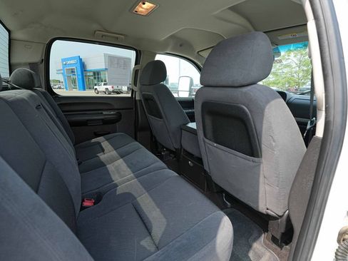Used 2009 Chevrolet Silverado 2500 LT w/ Exterior Plus Package AWD/4WD image 17