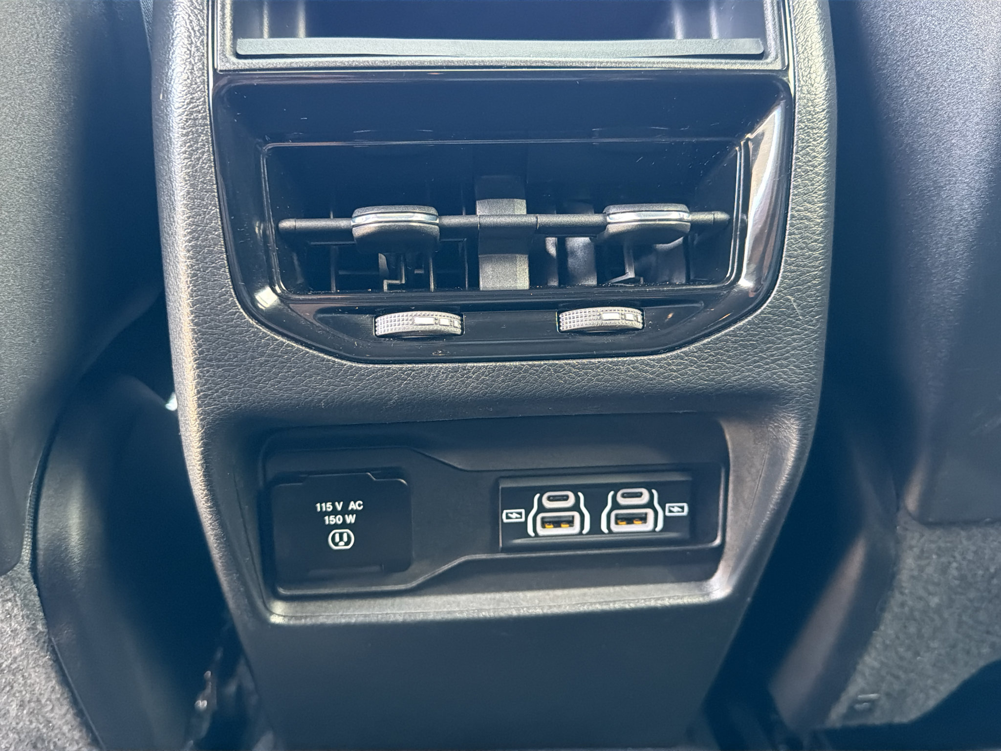 Used 2023 Jeep Grand Cherokee Altitude AWD/4WD image 34