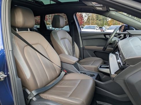 Used 2023 Audi Q4 e-tron Prestige w/ 20" Wheel Package image 36