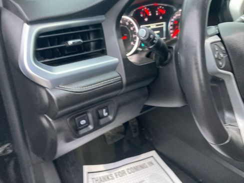 Used 2017 GMC Acadia SLT image 17