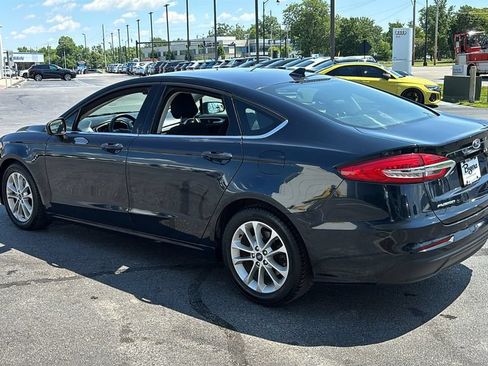 Used 2020 Ford Fusion SE FWD image 4