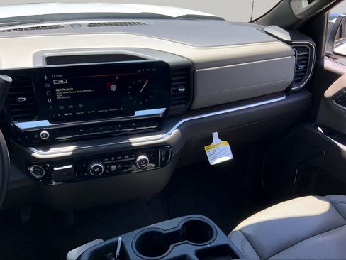 Used 2025 GMC Sierra 1500 SLT AWD/4WD image 7