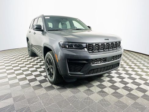 New 2026 Jeep Grand Cherokee Altitude AWD/4WD image 2