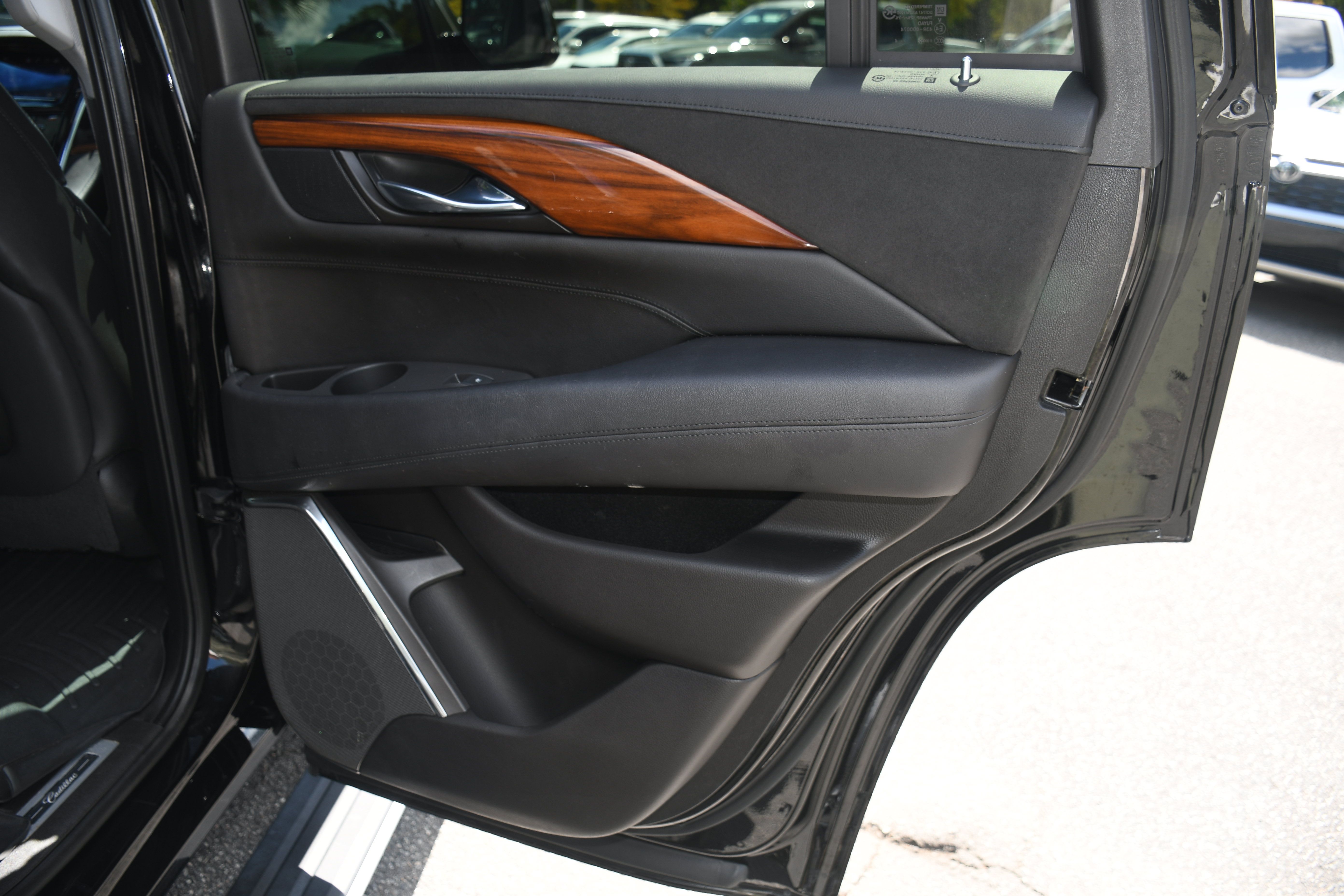 Used 2015 Cadillac Escalade Premium RWD image 22