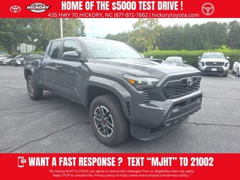 Used 2025 Toyota Tacoma TRD Sport AWD/4WD image 1