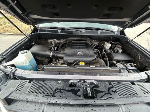 Used 2017 Toyota Tundra Limited w/ Limited Premium Package AWD/4WD image 35