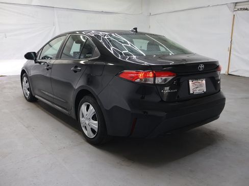 Used 2022 Toyota Corolla LE FWD image 5