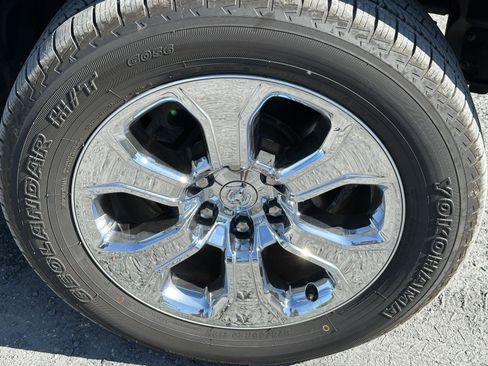 Used 2019 RAM 1500 Big Horn AWD/4WD image 10