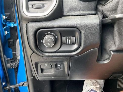 Used 2021 RAM 1500 Laramie w/ Sport Appearance Package AWD/4WD image 16